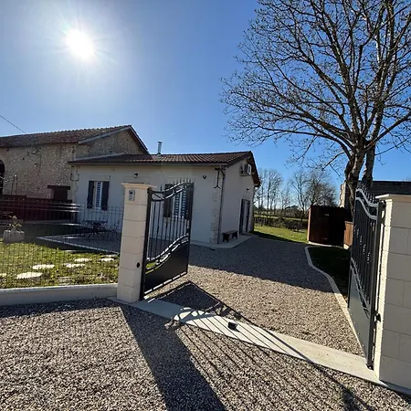 Casa vacanze Maison Avec Jacuzzi Au Calme De Sur Dordogne