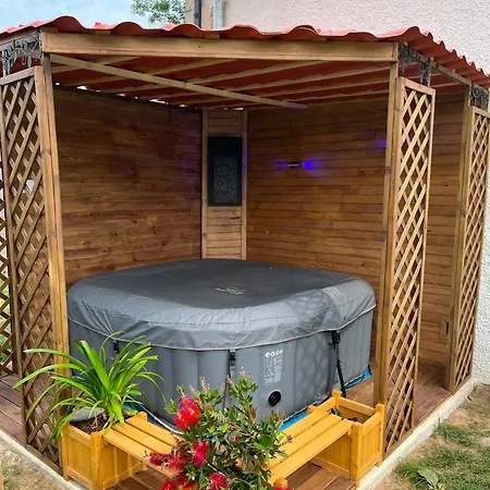 Maison Avec Jacuzzi Au Calme De Sur Dordogne *