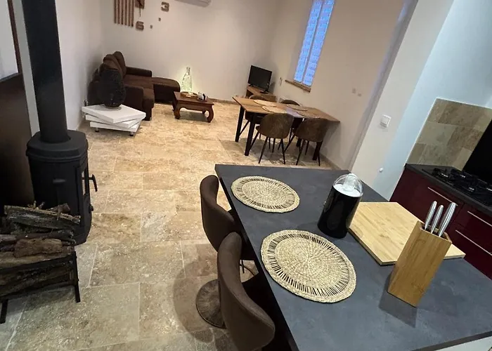 Maison Au Calme A Sur Dordogne Дом отдыха *